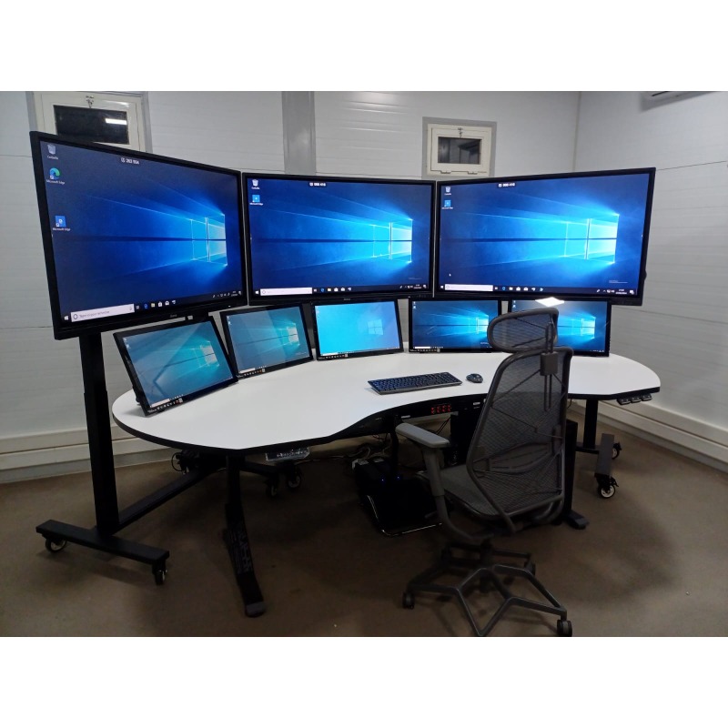 Tables avec Postes de Travail Multi-Ecrans Réglables en Hauteur pour SOC DESK-SOC